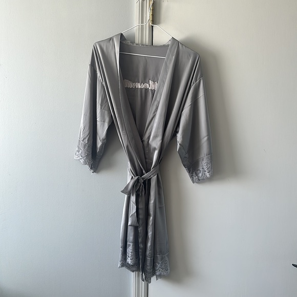 Bridesmaid Robes with pretty lace detail on arms and around bottom. - Picture 3 of 3